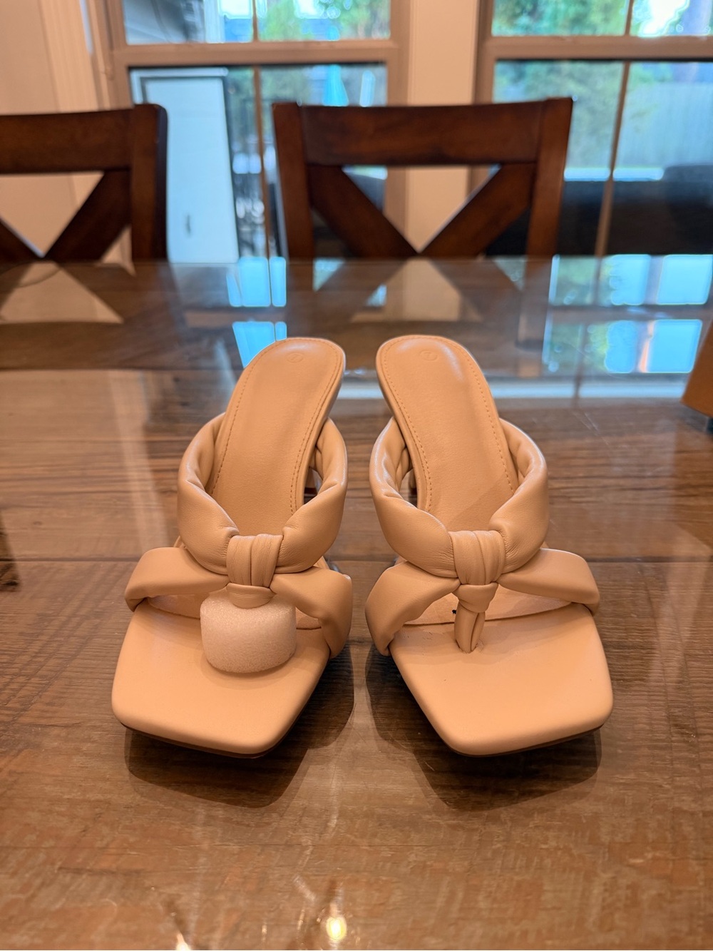 Source Unknown Beige Knotted Toe-Loop Heeled Sandals
